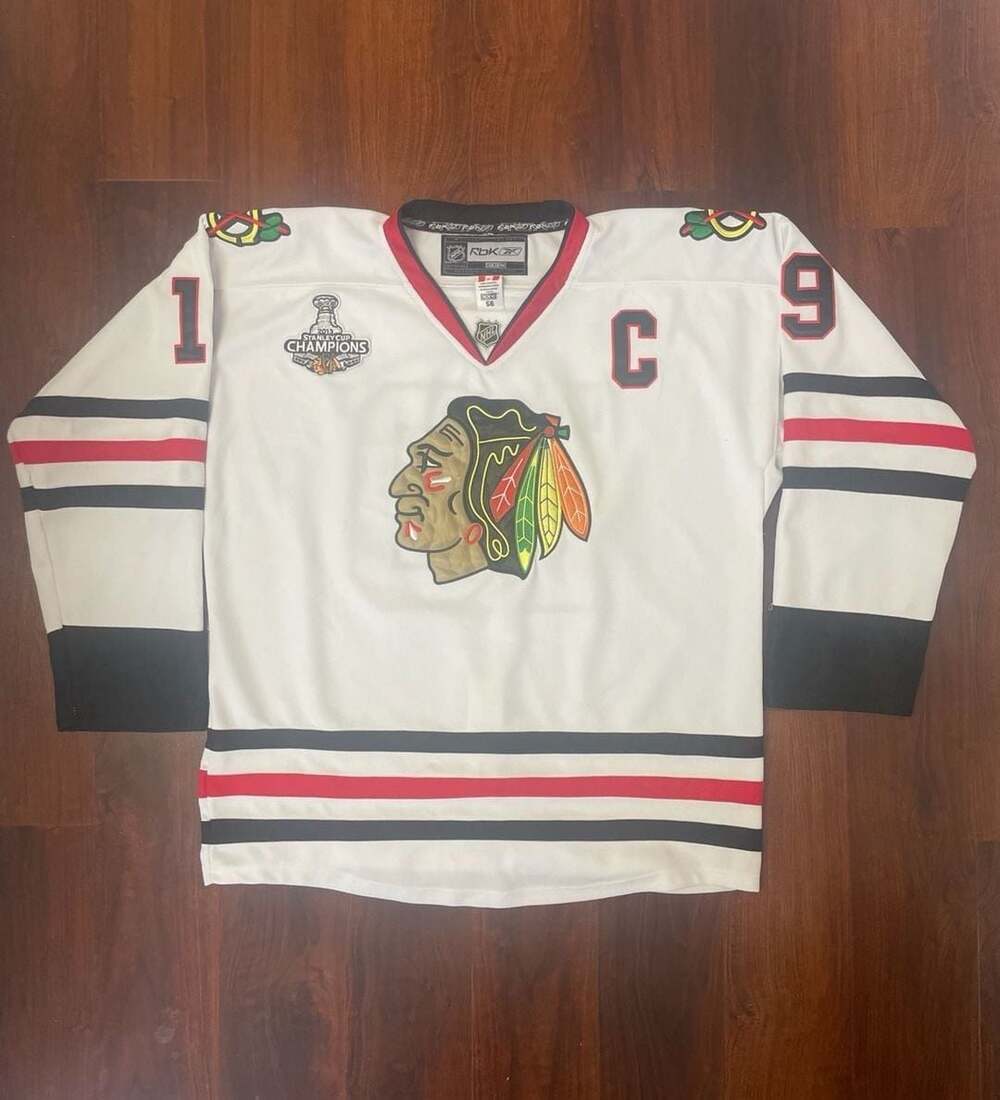 Chicago Blackhawks CCM 2013 Stanley Cup Champions Jonathan Toews Jersey Size 56
